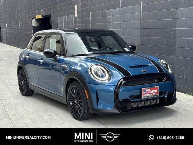 2023 MINI Hardtop 4 Door Cooper S FWD photo