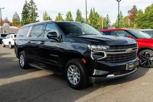 2021 Chevrolet Suburban LT 4WD photo