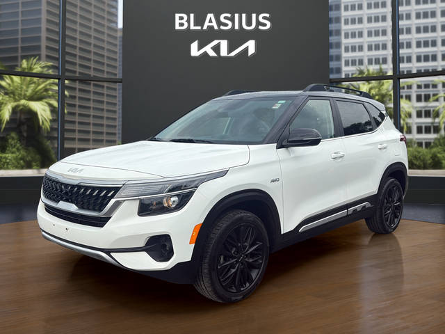 2023 Kia Seltos Nightfall AWD photo