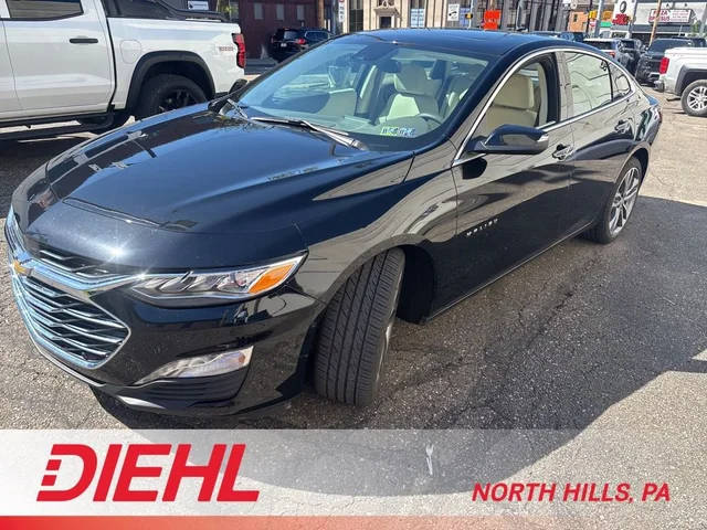 2022 Chevrolet Malibu Premier FWD photo
