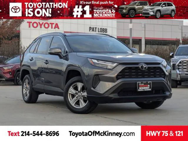 2022 Toyota RAV4 XLE FWD photo