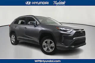 2022 Toyota RAV4 XLE FWD photo