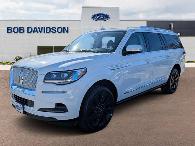2022 Lincoln Navigator L Reserve 4WD photo