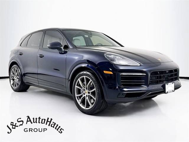 2023 Porsche Cayenne Platinum Edition AWD photo
