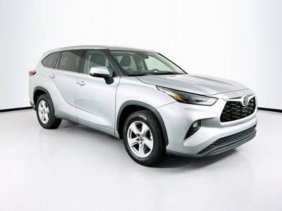 2022 Toyota Highlander LE FWD photo