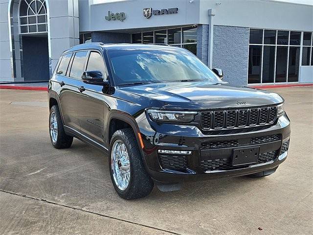 2023 Jeep Grand Cherokee L Limited 4WD photo
