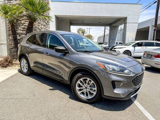 2022 Ford Escape SE FWD photo