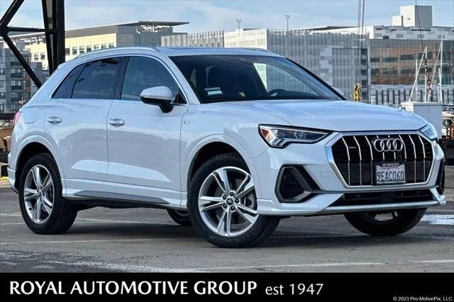 2023 Audi Q3 S line Premium AWD photo