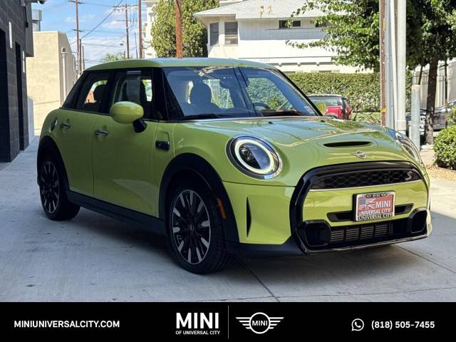 2023 MINI Hardtop 4 Door Cooper S FWD photo