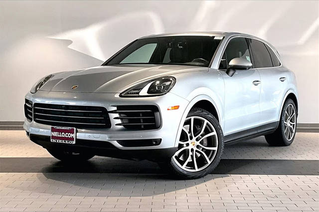 2023 Porsche Cayenne  AWD photo