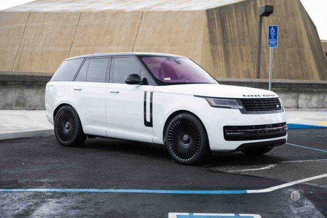 2023 Land Rover Range Rover SE AWD photo