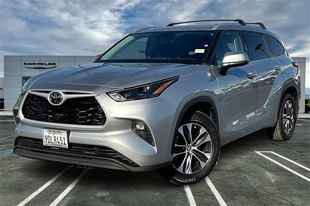 2022 Toyota Highlander XLE FWD photo