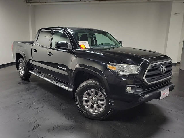 2016 Toyota Tacoma SR5 4WD photo