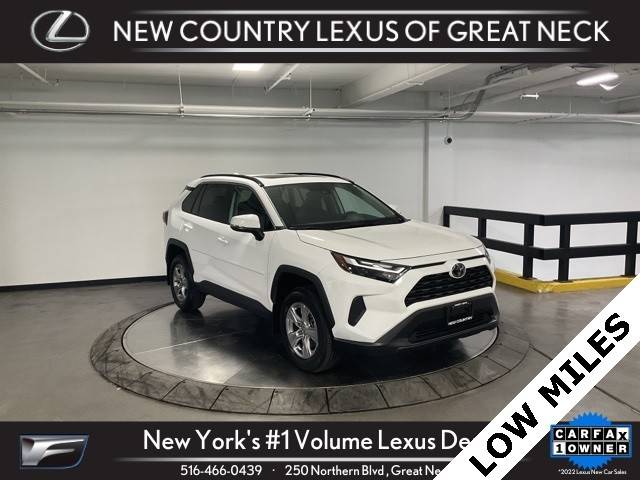 2022 Toyota RAV4 XLE AWD photo