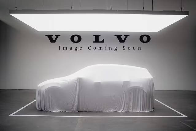 2023 Volvo XC40 Ultimate Dark Theme AWD photo