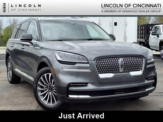 2023 Lincoln Aviator Standard AWD photo