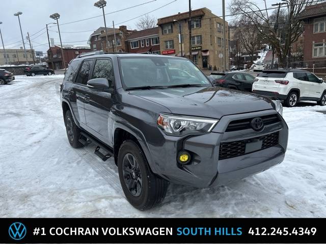 2022 Toyota 4Runner SR5 Premium 4WD photo