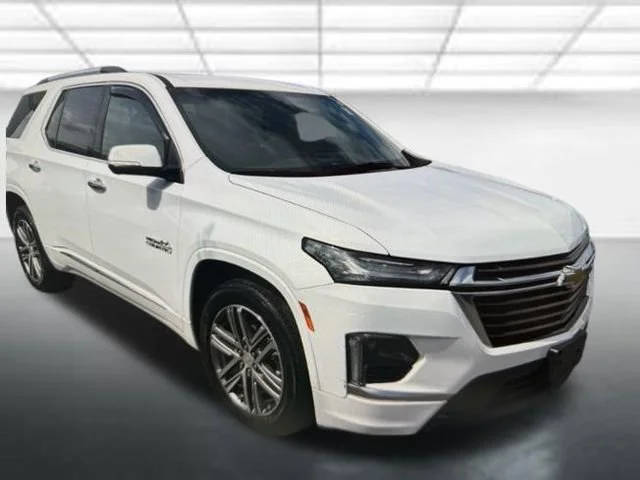 2023 Chevrolet Traverse High Country AWD photo