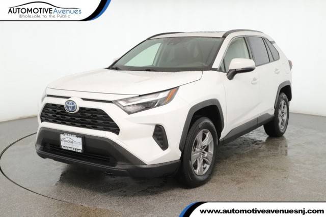 2022 Toyota RAV4 Hybrid XLE AWD photo