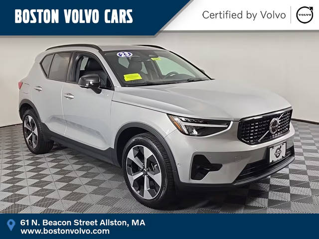 2023 Volvo XC40 Plus Dark Theme AWD photo