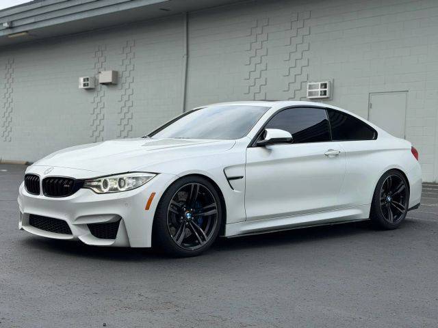 2015 BMW M4  RWD photo