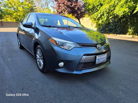 2015 Toyota Corolla LE Plus FWD photo