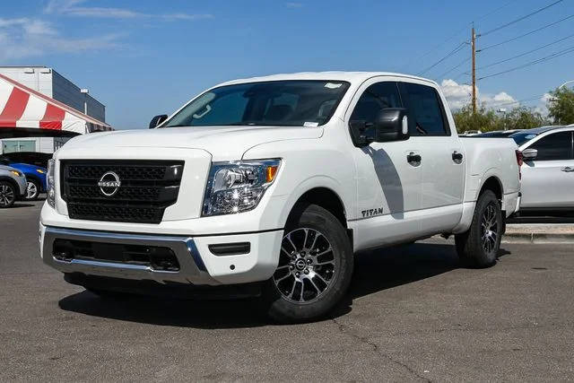 2023 Nissan Titan SV RWD photo