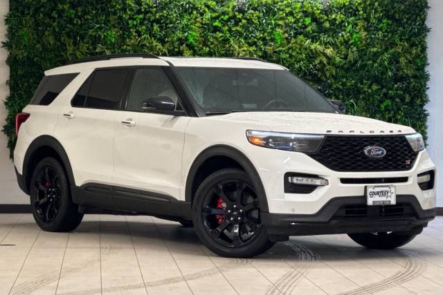 2022 Ford Explorer ST 4WD photo