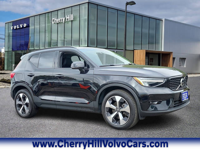 2023 Volvo XC40 Plus Dark Theme AWD photo