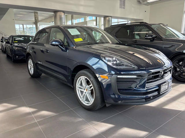 2023 Porsche Macan T AWD photo