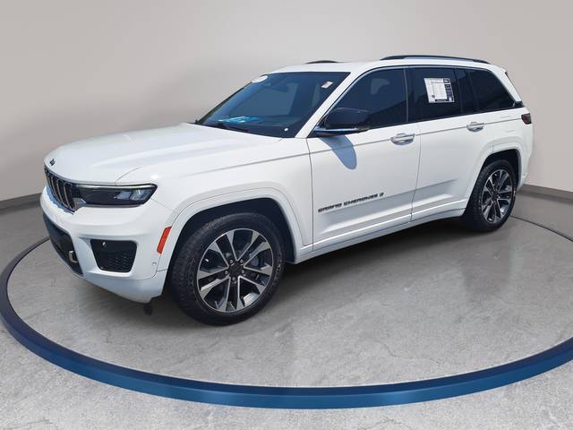 2023 Jeep Grand Cherokee Overland 4WD photo
