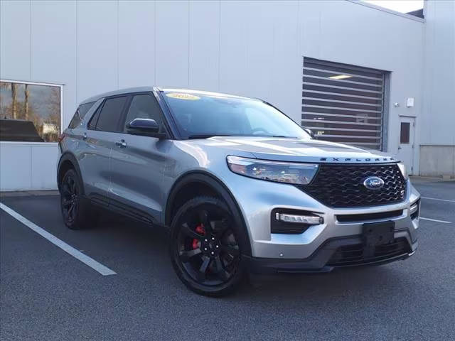 2022 Ford Explorer ST 4WD photo