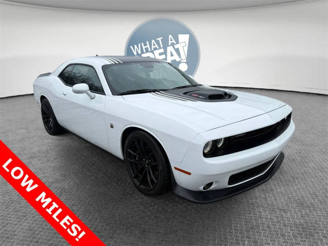 2022 Dodge Challenger R/T Scat Pack RWD photo