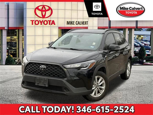 2022 Toyota Corolla Cross LE FWD photo