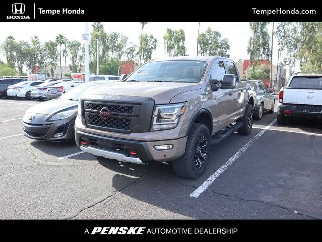 2023 Nissan Titan PRO-4X 4WD photo