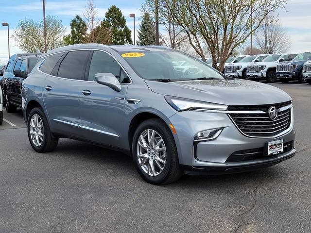 2023 Buick Enclave Essence AWD photo