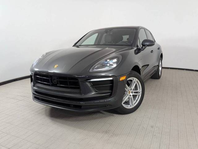 2023 Porsche Macan  AWD photo