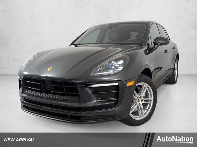 2023 Porsche Macan AWD photo