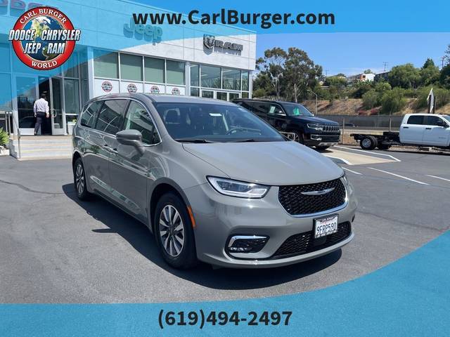 2022 Chrysler Pacifica Minivan Hybrid Touring L FWD photo