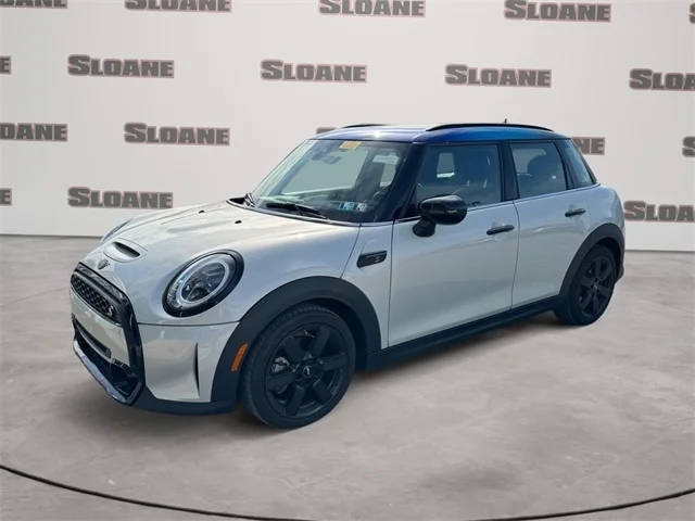 2022 MINI Hardtop 4 Door Cooper S FWD photo