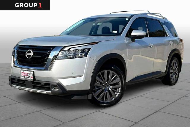 2023 Nissan Pathfinder SL 4WD photo
