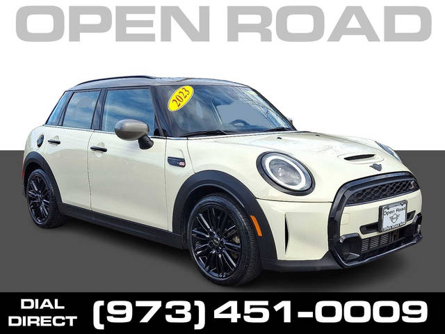 2023 MINI Hardtop 4 Door Cooper S FWD photo
