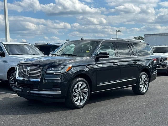 2022 Lincoln Navigator L Reserve 4WD photo