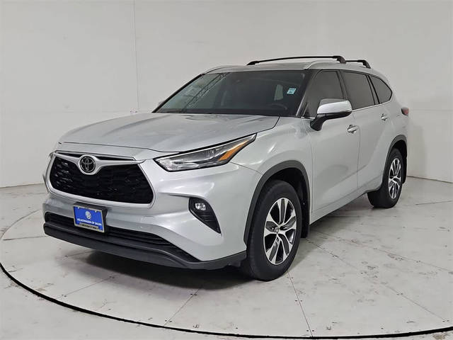 2022 Toyota Highlander XLE AWD photo