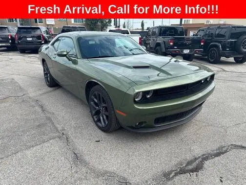 2022 Dodge Challenger SXT RWD photo