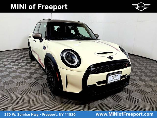 2023 MINI Hardtop 4 Door Cooper S FWD photo