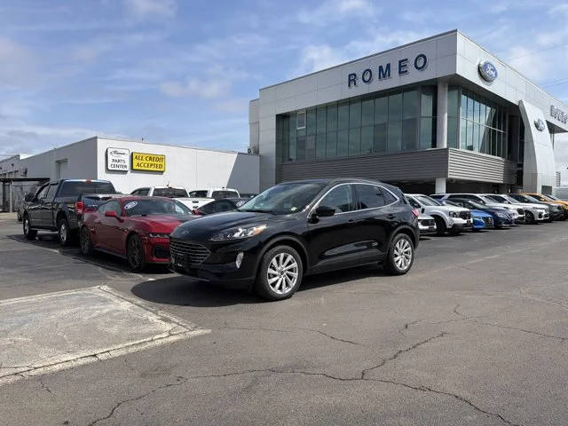 2022 Ford Escape Titanium AWD photo