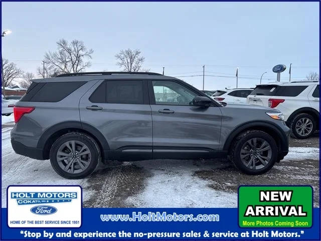 2022 Ford Explorer XLT 4WD photo