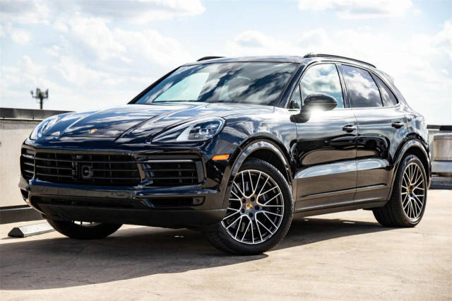 2023 Porsche Cayenne  AWD photo