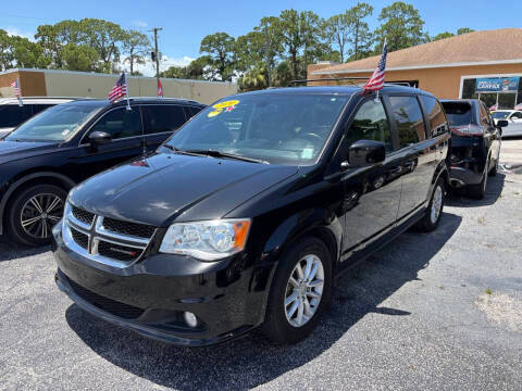 2020 Dodge Grand Caravan SXT FWD photo